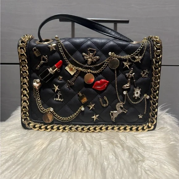 Chic Black Quilted Bag with Gold Accents - Picture 6 of 10